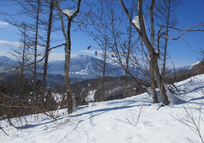袴岳東峰